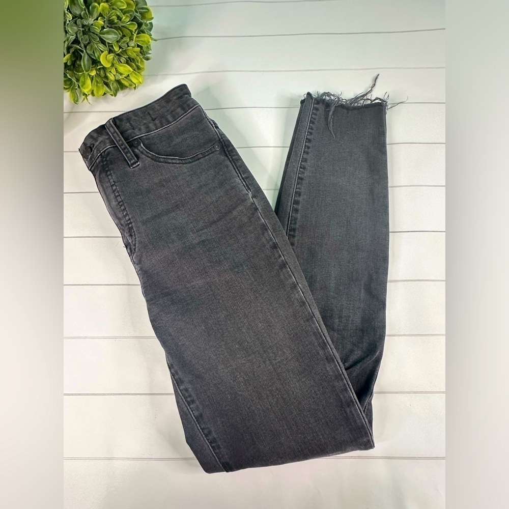 Madewell Curvy High-Rise Skinny Jeans Black Sea Distressed Raw Hem Size 25